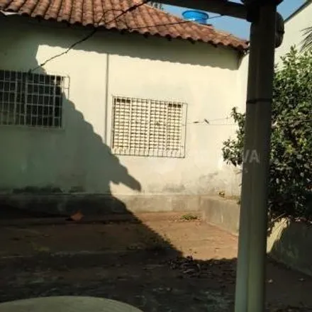 Buy this 2 bed house on Avenida Floriano Peixoto in Centro, Uberlândia - MG