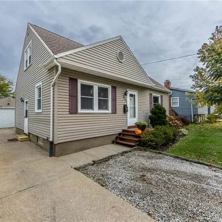 Buy this 3 bed house on 937 Pratt Avenue in Cuyahoga Falls, OH 44221