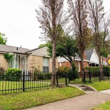 Buy this 2 bed house on 4632 Capitol Ave in Dallas, Texas