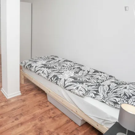 Rent this 4 bed room on Augen-Optik in Rheinstraße, 12159 Berlin