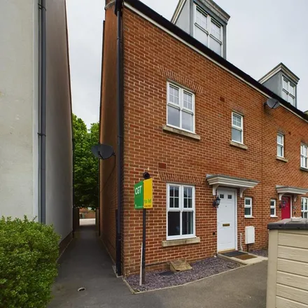 Rent this 4 bed townhouse on Woodvale in Gloucester, GL2 2AU