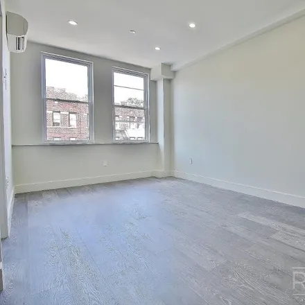 Image 2 - 2515 Bedford Avenue, New York, NY 11226, USA - House for rent