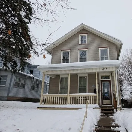 Buy this 2 bed house on 668 West 5th Street in Muscatine, IA 52761