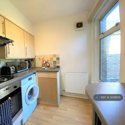 Image 6 - 10 Rupert Road, Guildford, GU2 7NE, United Kingdom - Apartment for rent