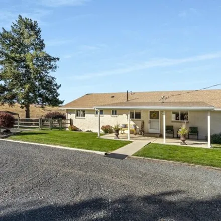 Buy this 3 bed house on Dottie Drive in Selah, WA 98942