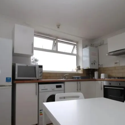 Image 5 - William Booth House, 1a Hind Grove, Bow Common, London, E14 6HT, United Kingdom - Apartment for rent