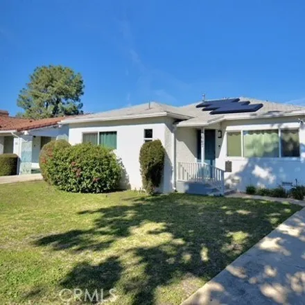 Buy this 2 bed house on 1671 West 79th Street in Los Angeles, CA 90047