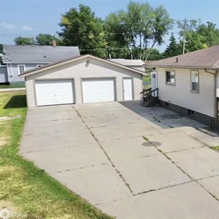 Buy this 3 bed house on 108 South Moore Street in Ottumwa, IA 52501