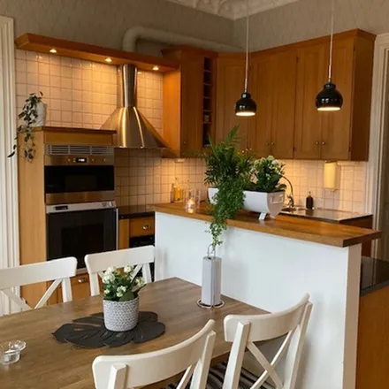 Rent this 5 bed apartment on Grahnska huset in Centralgatan, 852 32 Sundsvalls Gustav Adolf District
