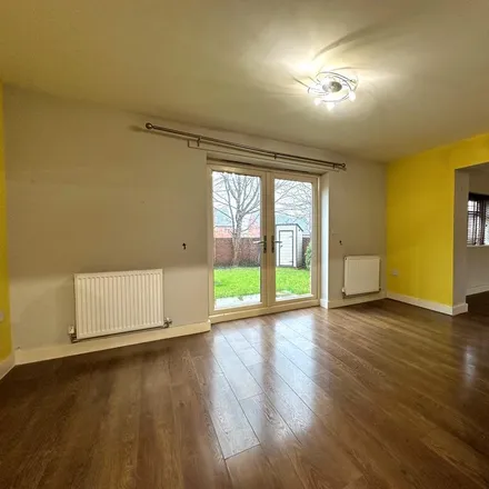 Image 6 - Fay Crescent, Sheffield, S9 3DJ, United Kingdom - Townhouse for rent