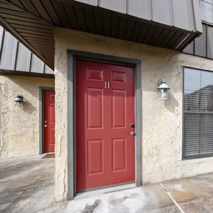 Rent this 2 bed townhouse on 10328 West Winston Avenue in The Hill, Baton Rouge