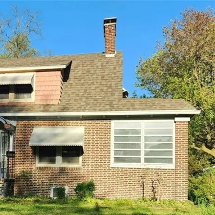 Buy this 3 bed house on 2615 Watalee Street in Milton, Alton