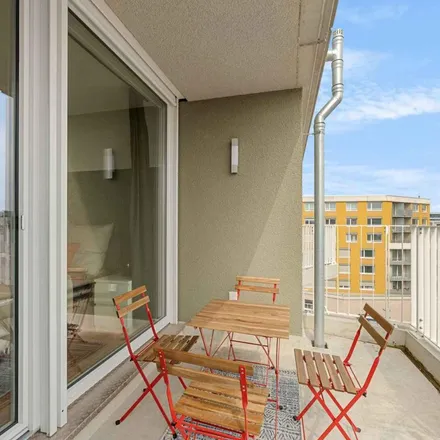Image 7 - Green Levels, Tübinger Straße, 80686 Munich, Germany - Apartment for rent