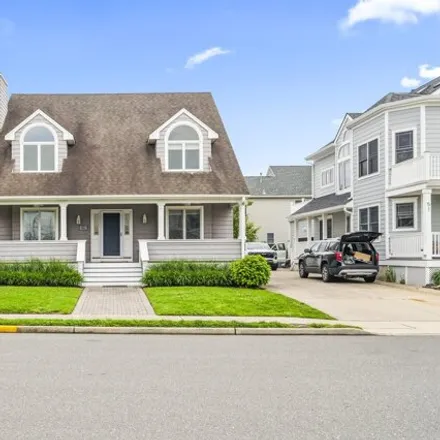 Buy this 4 bed house on Ocean Avenue in Bay Head, Ocean County