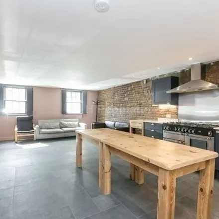 Image 9 - 3 Hanley Road, London, N4 3DS, United Kingdom - Apartment for rent