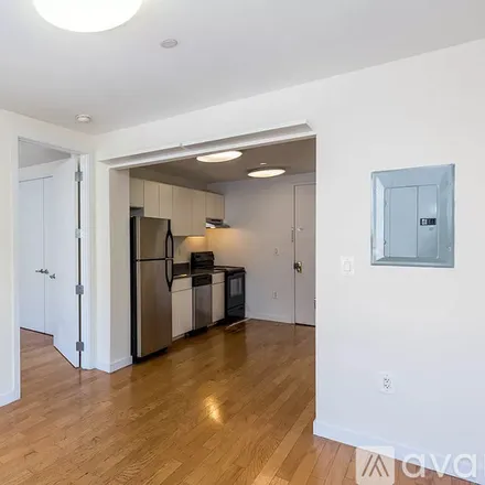 Image 2 - 924 Metropolitan Ave, Unit 205 - Apartment for rent