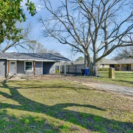 Image 3 - 2600 West Loy Lake Road, Denison, TX 75020, USA - House for sale