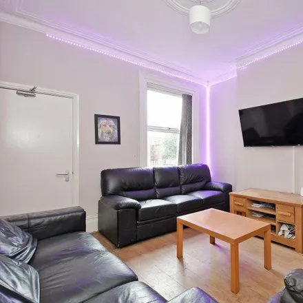 Rent this 5 bed townhouse on 45 Walton Road in Sheffield, S11 8RE