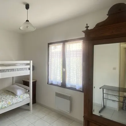 Rent this 2 bed house on 34490 Pailhès