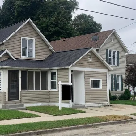 Buy this 5 bed house on 226 Ann Street Northeast in Grand Rapids, MI 49505