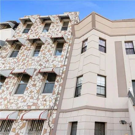 Image 2 - 40 Troy Avenue, New York, NY 11213, USA - Townhouse for sale