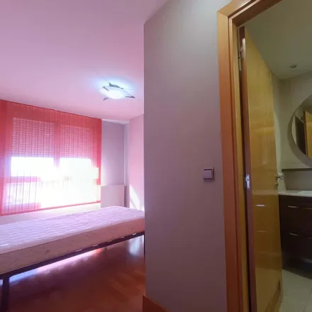 Rent this 5 bed room on Paseo Anelier in 31, 31014 Pamplona