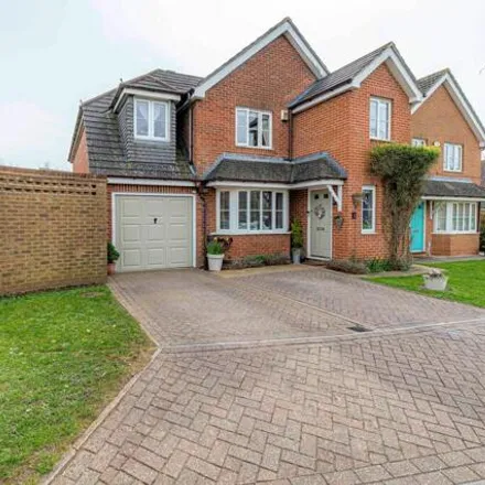 Buy this 4 bed house on Hadrian Gardens in Kingsnorth, TN23 3PH