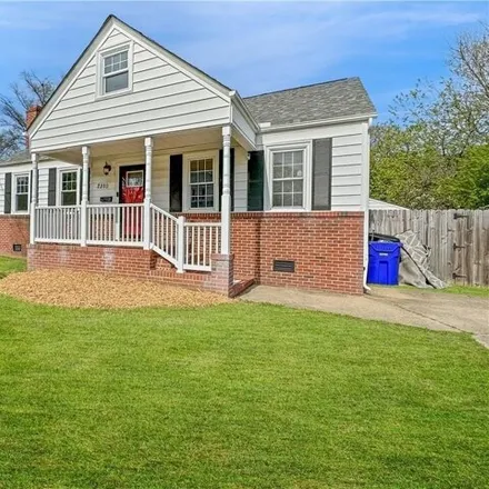 Buy this 3 bed house on 2310 Kennon Avenue in Estabrook Park, Norfolk