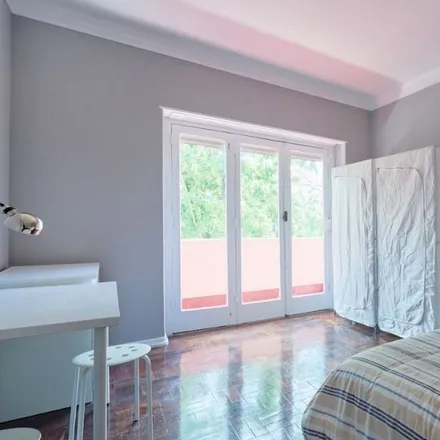 Rent this 11 bed room on Avenida Elias Garcia