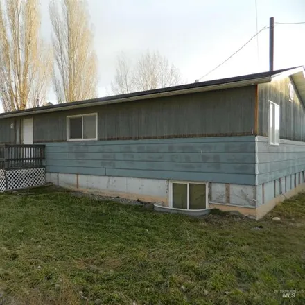 Buy this 5 bed house on 4712 Hawthorne Road in Chubbuck, ID 83202