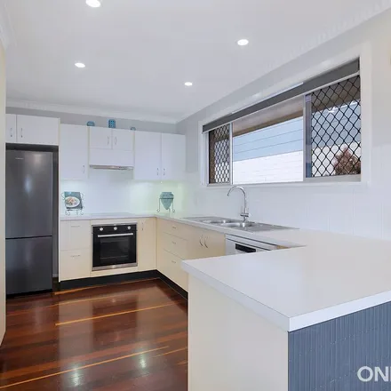 Image 6 - Fernlea Avenue, Scarborough QLD 4020, Australia - Apartment for rent