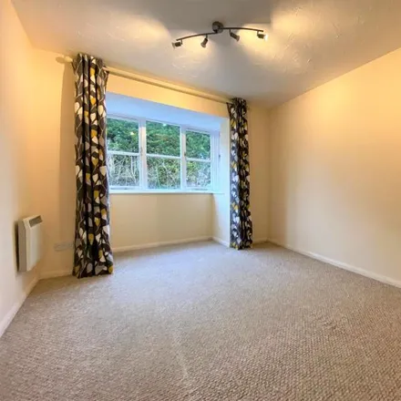 Image 6 - Wild Bank Court, Old Woking, GU22 7JH, United Kingdom - Apartment for rent