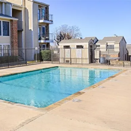 Buy this 1 bed condo on East Interstate 30 in Garland, TX 75043