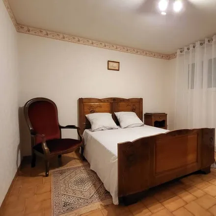 Rent this 3 bed house on 31290 Villefranche-de-Lauragais