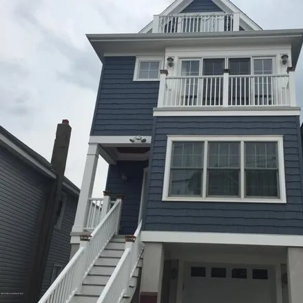 Rent this 3 bed house on 86 New Street in Sea Bright, Monmouth County
