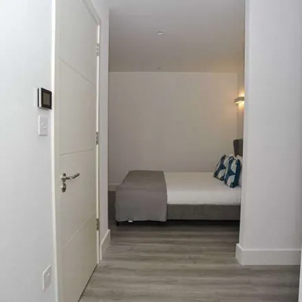 Image 1 - NHC 4, Great West Road, London, TW8 9GN, United Kingdom - Apartment for rent