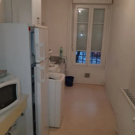 Rent this 2 bed apartment on 1 rue des Tuileries in 51100 Reims, France
