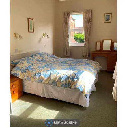Rent this 2 bed duplex on Lawnside in Malvern, WR14 3AH