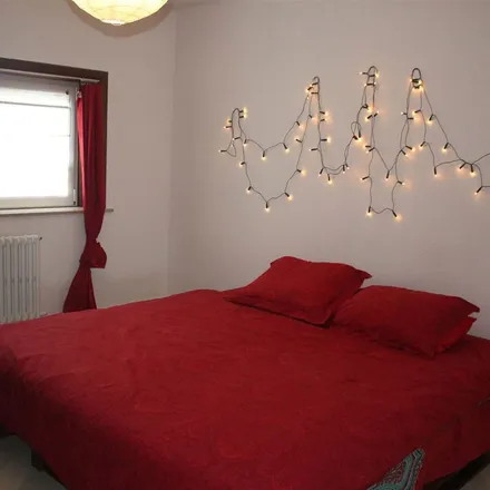 Rent this 2 bed apartment on Jardin des Senteurs in Avenue de l'Ermitage, 5000 Namur