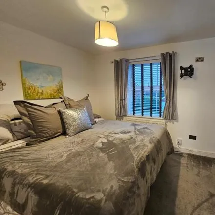 Image 6 - Chivington Close, Monkspath, B90 4YS, United Kingdom - Duplex for rent