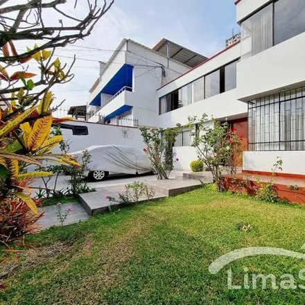 Image 2 - Calle Las Fresas 641, Miraflores, Lima Metropolitan Area 15038, Peru - House for sale