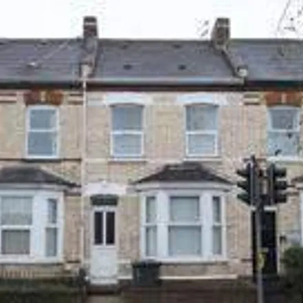 Rent this 1 bed room on 117 Alphington Road in Exeter, EX2 8HZ