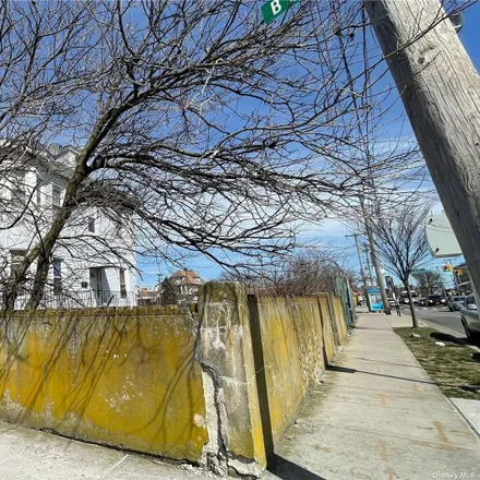 Image 3 - 13-93 Beach Channel Drive, New York, NY 11691, USA - Townhouse for sale