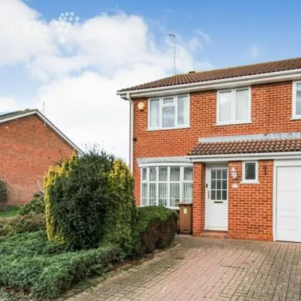 Rent this 4 bed house on 4 Blackley Close in Reading, RG6 7YE