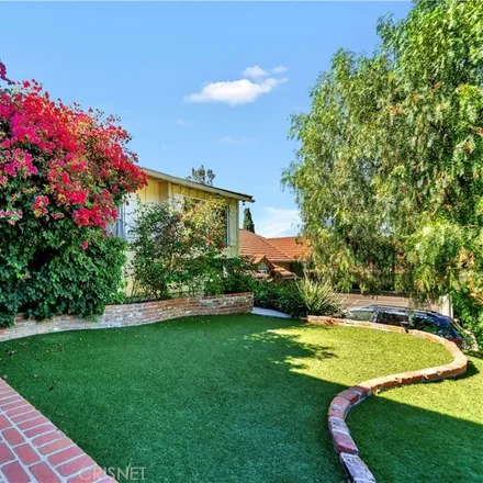 Image 3 - 3669 Willowcrest Avenue, Los Angeles, CA 91604, USA - House for sale