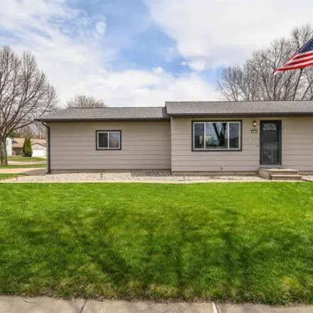 Buy this 3 bed house on 4601 East 33rd Street in Sioux Falls, SD 57110