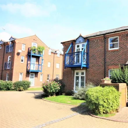 Rent this 2 bed apartment on The Mews in Guildford, GU1 4UU