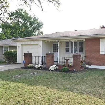 Buy this 3 bed house on 5201 Northeast 56th Place in Kansas City, MO 64119