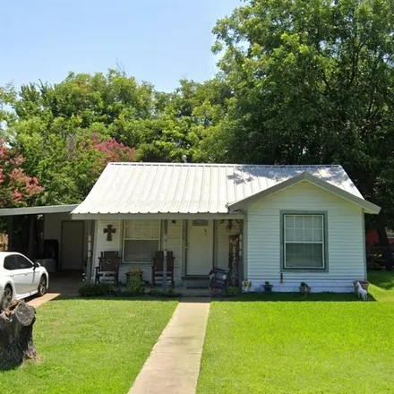 Buy this 2 bed house on 1916 Liberty Street in Bonham, TX 75418