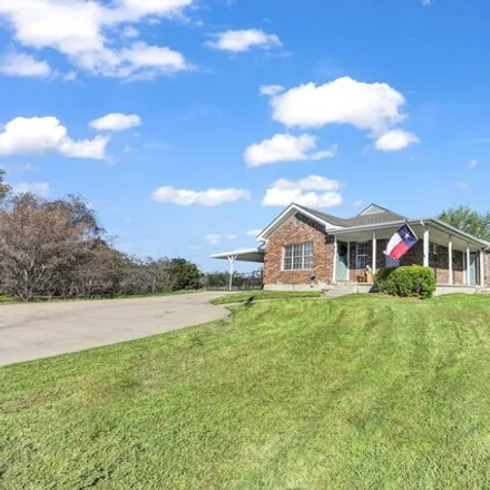 Buy this 3 bed house on 842 West Park Avenue in Weatherford, TX 76086